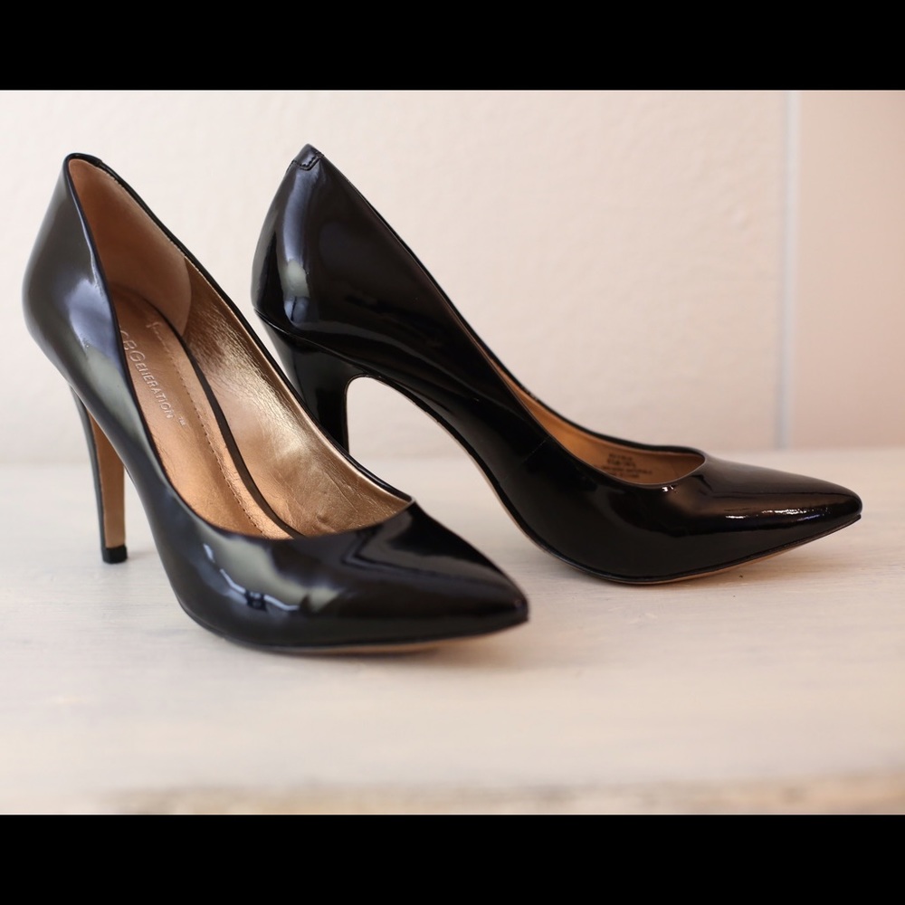BCBG black pointed heels