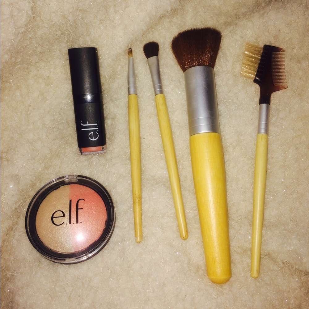 Makeup/brush bundle