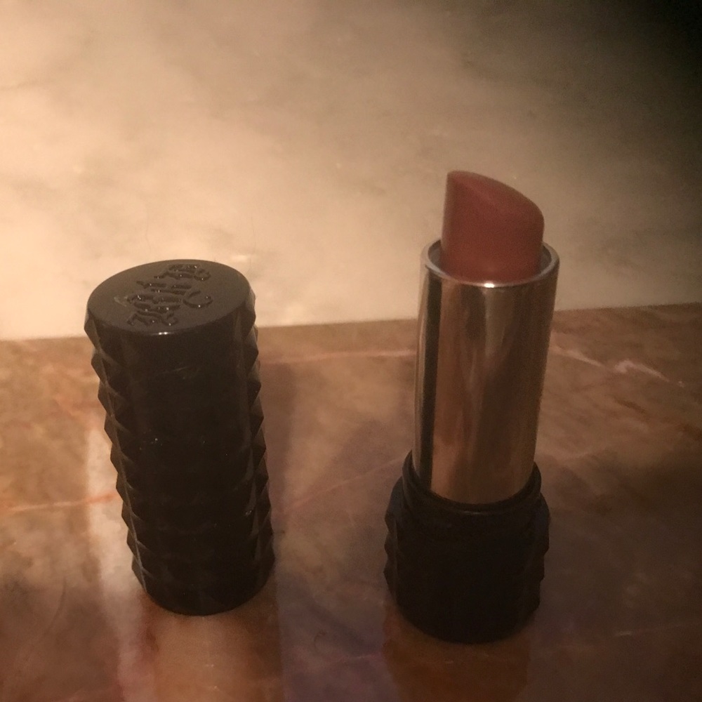 Kat von d Studded Kiss Lipstick in Lovecraft