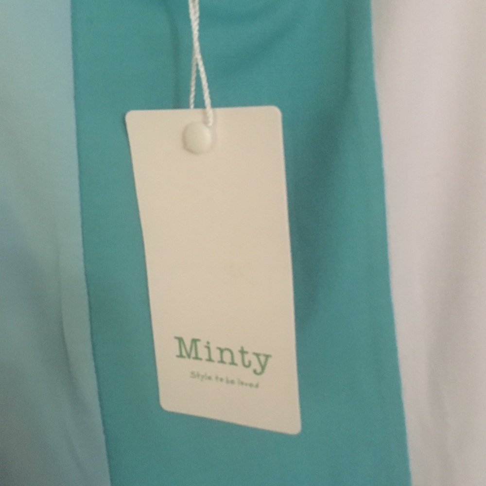 Sleeveless patch tunic dress - Picture 3 of 3