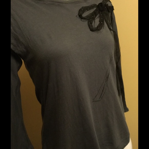 SOLD 💲FLASH SALE Grey Blouse with Large Bow - Picture 3 of 4