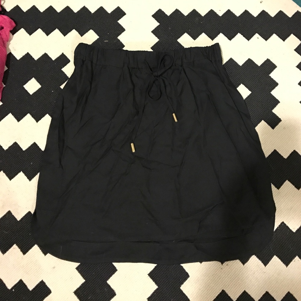 Banana Republic Black Dolphin Hem Skirt