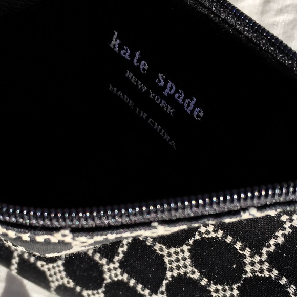KATE SPADE ♠️ VINTAGE BAGS♠️ - Picture 4 of 8