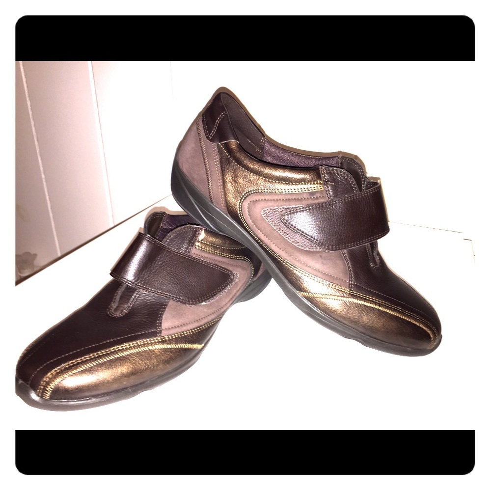 Ecco Bronze shoes