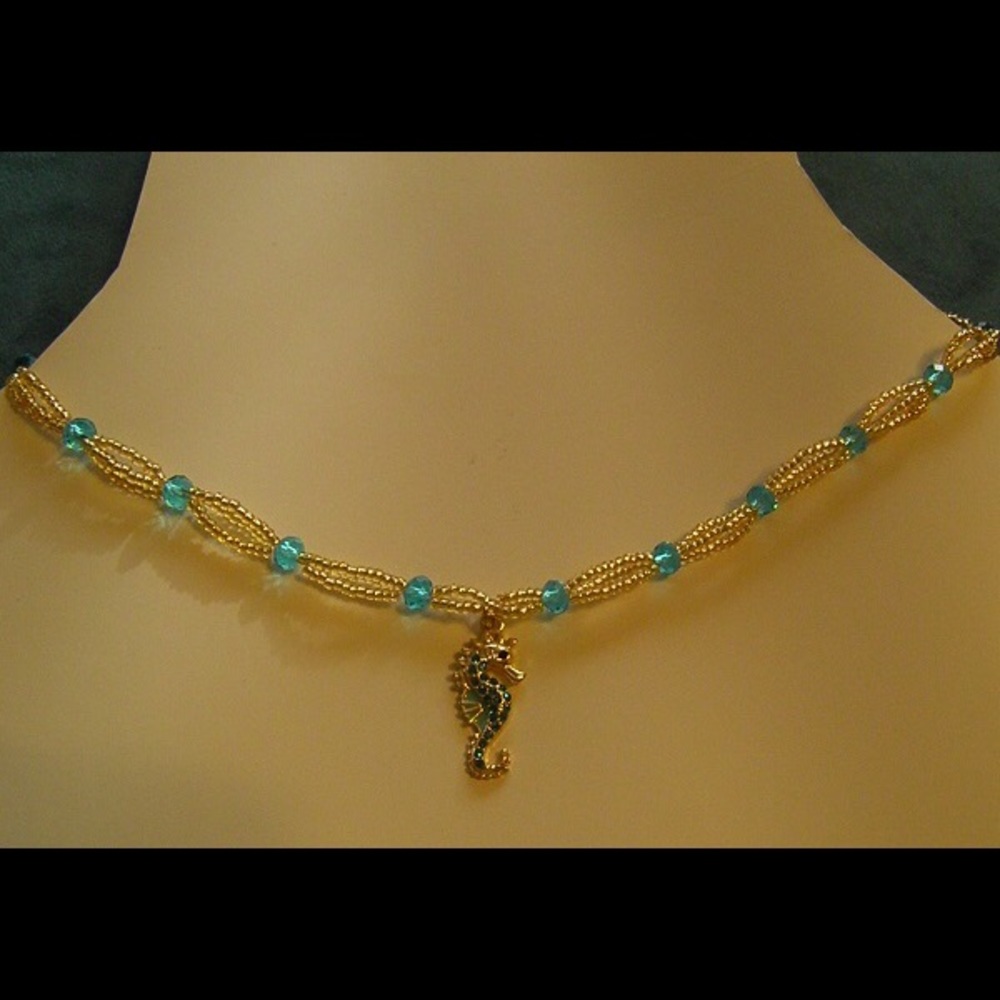 Seahorse w/swarovski on stretchy beaded necklace