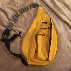 KAVU BAG SEE PICTURES AND DESCRIPTION