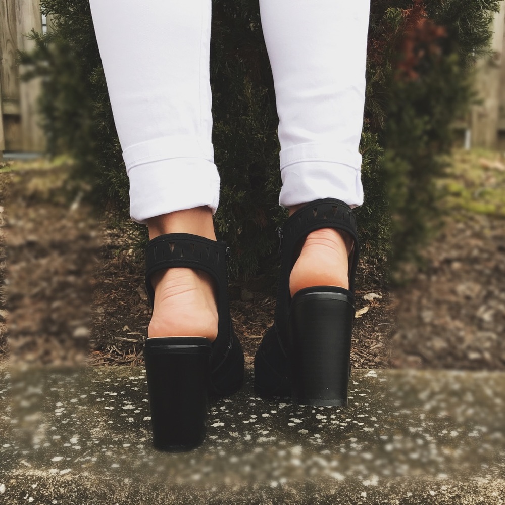 🌸Peep Toe Bootie Sandals - Picture 3 of 6