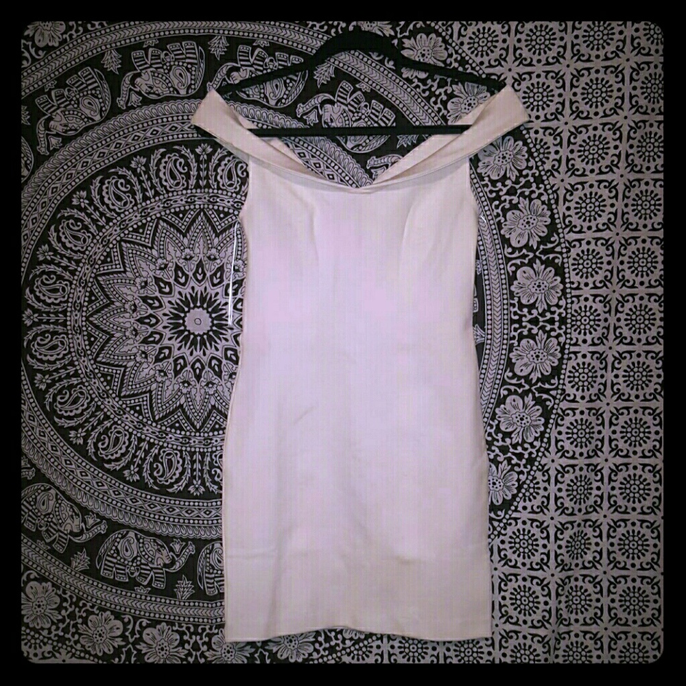 NWT off the shoulder Body con dress