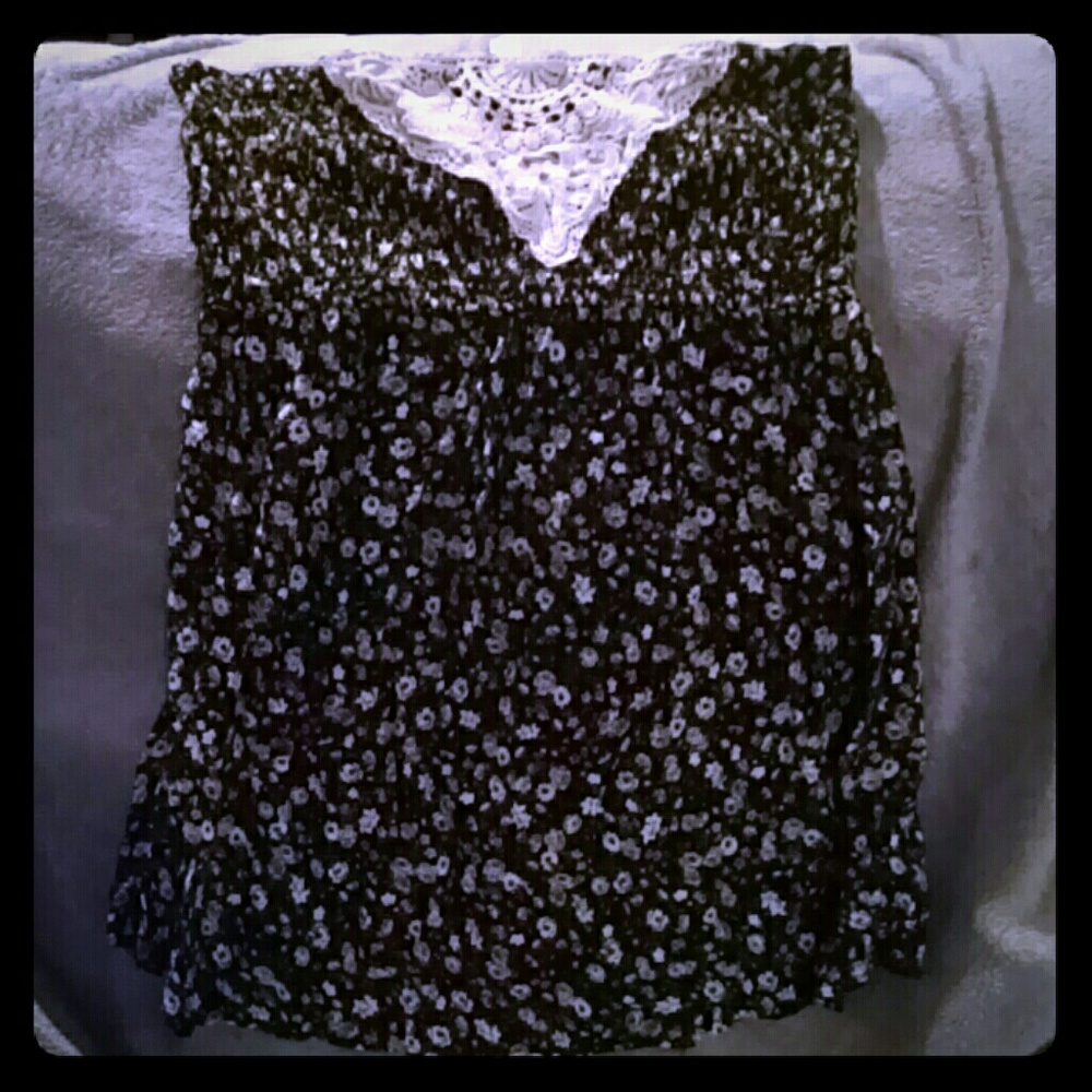 Very pretty floral top