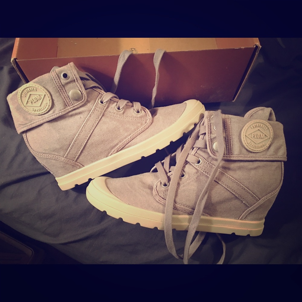 Wedge sneakers