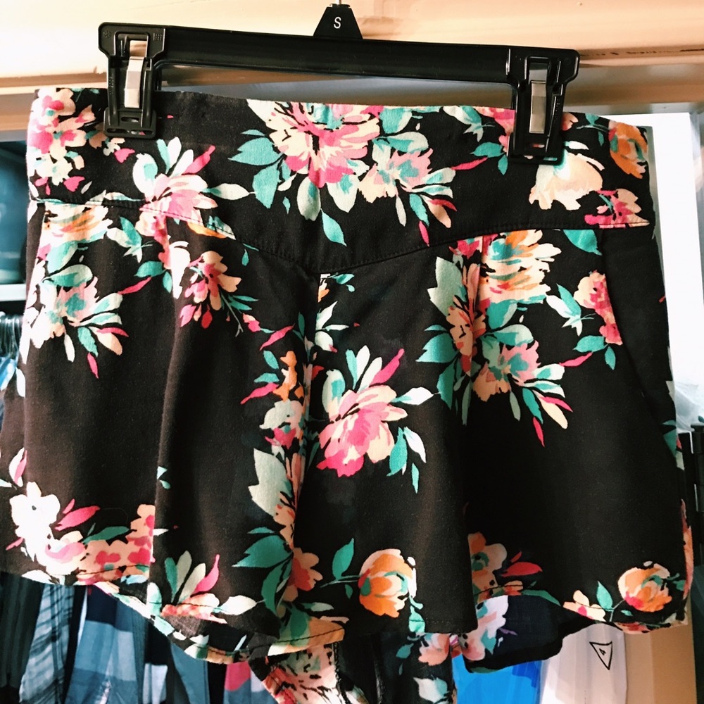 Zumiez cotton floral shorts