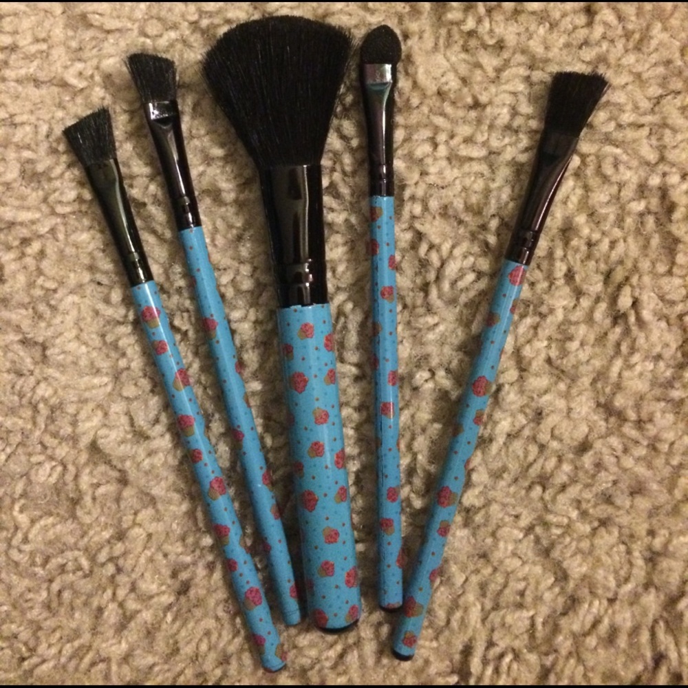 Set of five makeup brushes