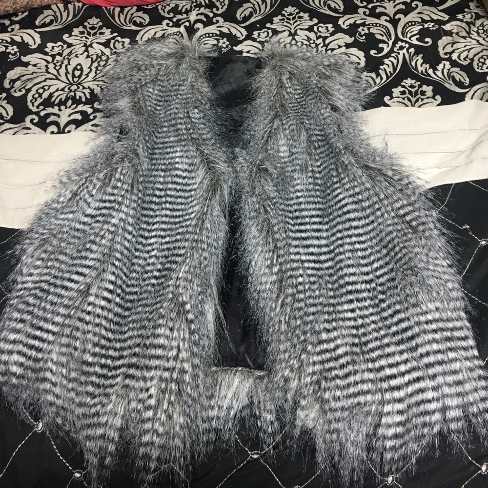 Fur vest
