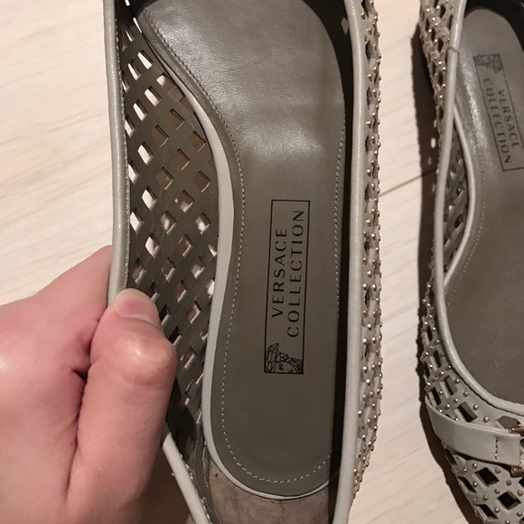 Versace collection flats size 36 but fits  6.5 - Picture 2 of 4