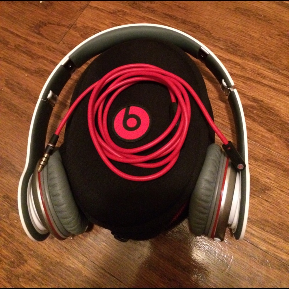 Beats solo by dr.dre
