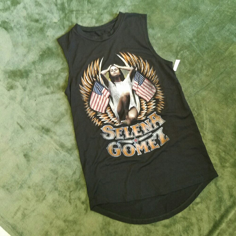 SELENA GOMEZ Wings American Flags Tshirt S