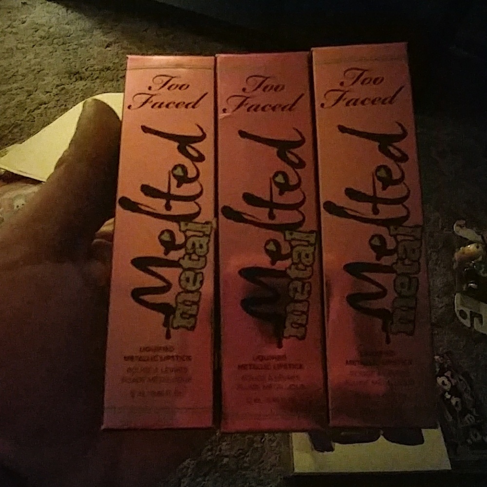 Metallic metal Too Faced lip gloss