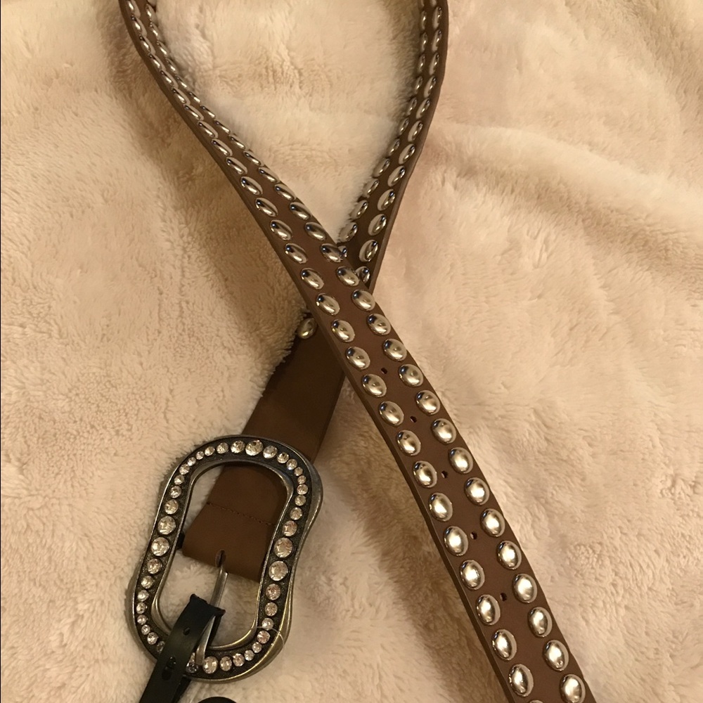 NWT belt size L