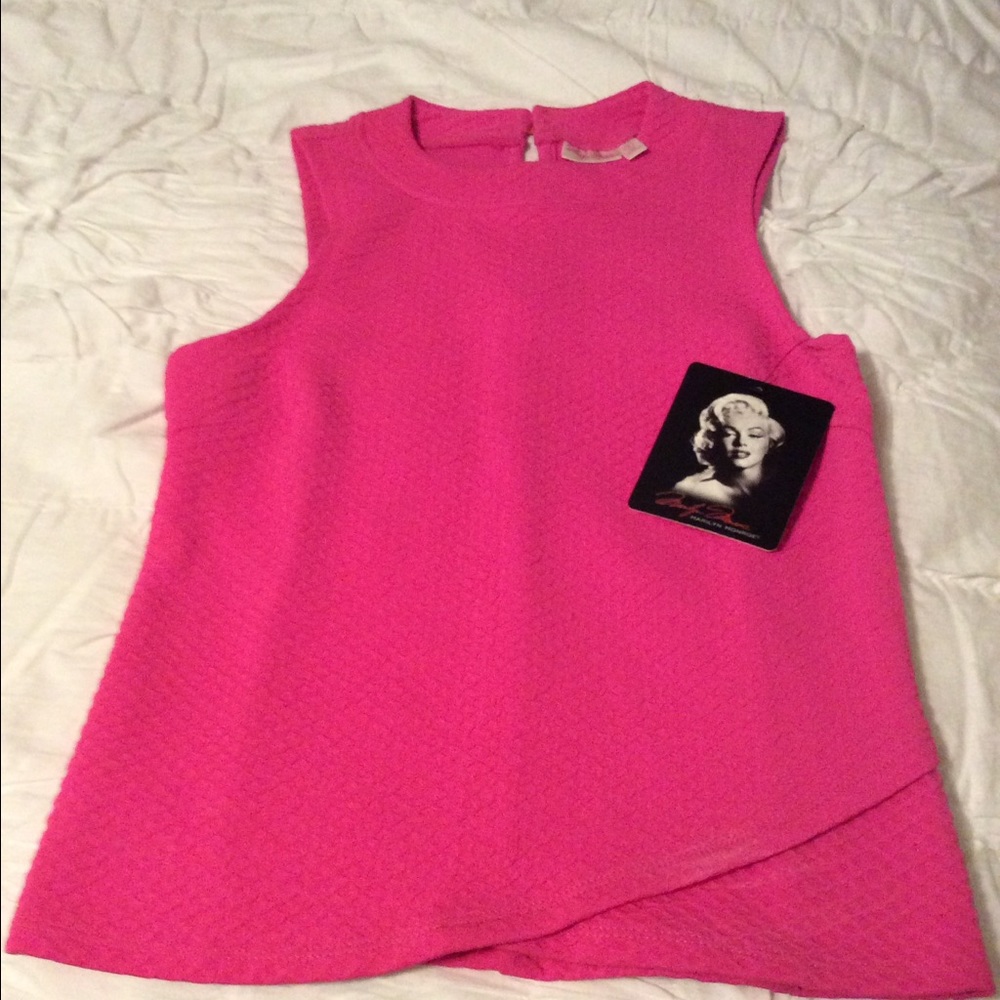 Hot pink top - Size Sm NWT