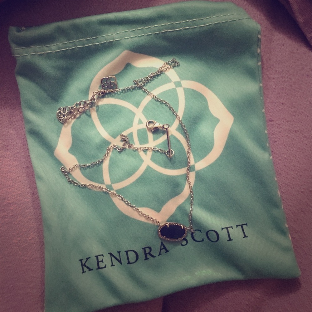 READ DESCRIPTION black Kendra Scott Elisa necklace