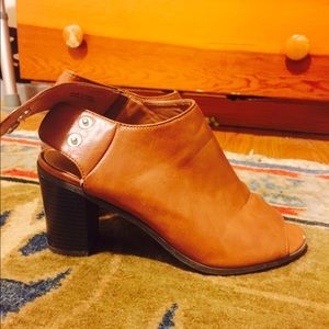 Super cute footwear!