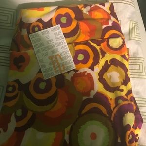 LuLaRoe tall and curvy leggings