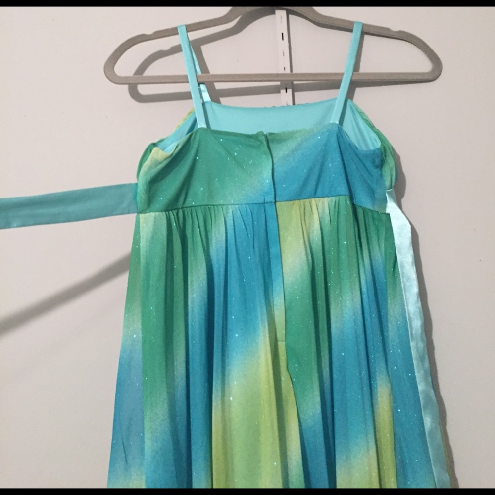 Beautiful Girl's Dress❤️❤️ - Picture 5 of 6