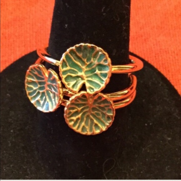 Anitanja Lilypad 3-piece set 18k Gold Overlay - Picture 2 of 3