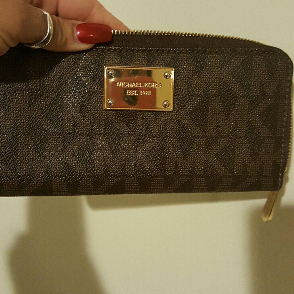 Michael Kor full size wallet