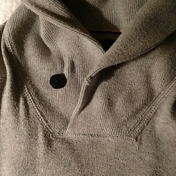 American Eagle Mens Sweater 💜 BOGO Item💜 - Picture 2 of 6