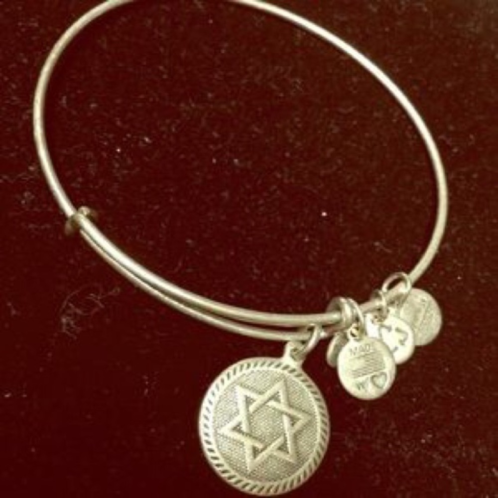 Alex and Ani Star of David bangle w/ box