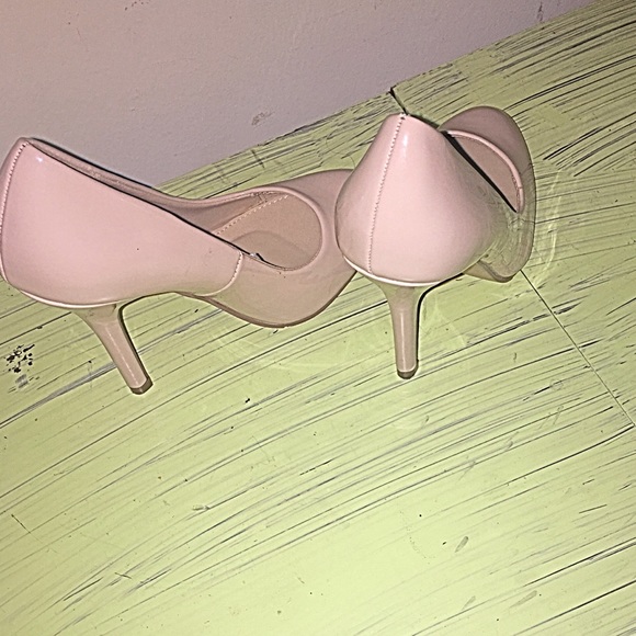 Clearance sale 🎉Nude pumps - Picture 2 of 3