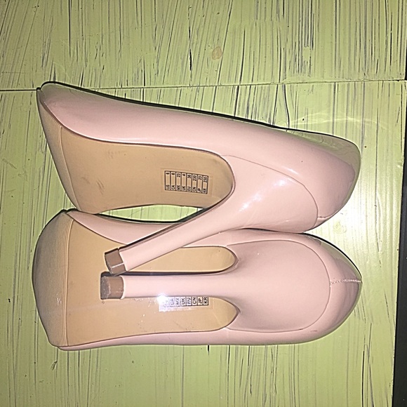Clearance sale 🎉Nude pumps - Picture 3 of 3