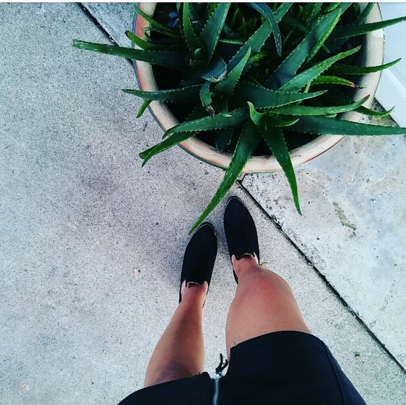 LAST PAIR!!//The Fiona// Black ankle booties - Picture 4 of 4