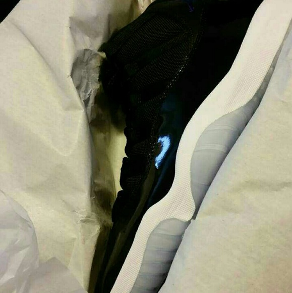 Athletic_Shoes