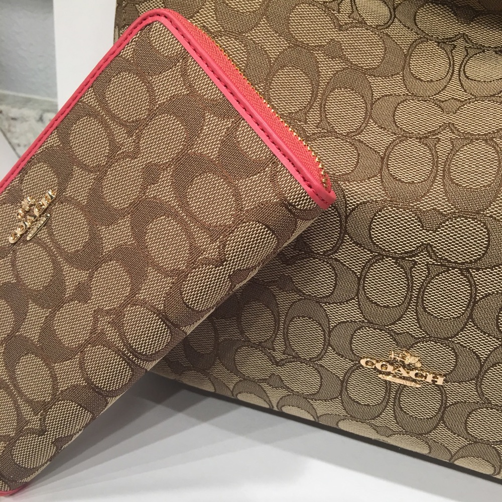 🎉Coach Signature Bag and Wallet Set🎉 - Picture 2 of 8