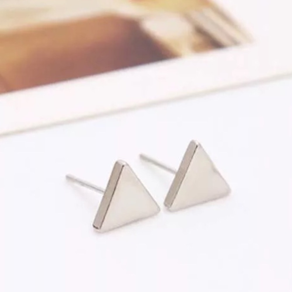 💜3 for $10💜Filled triangle earrings [silver]