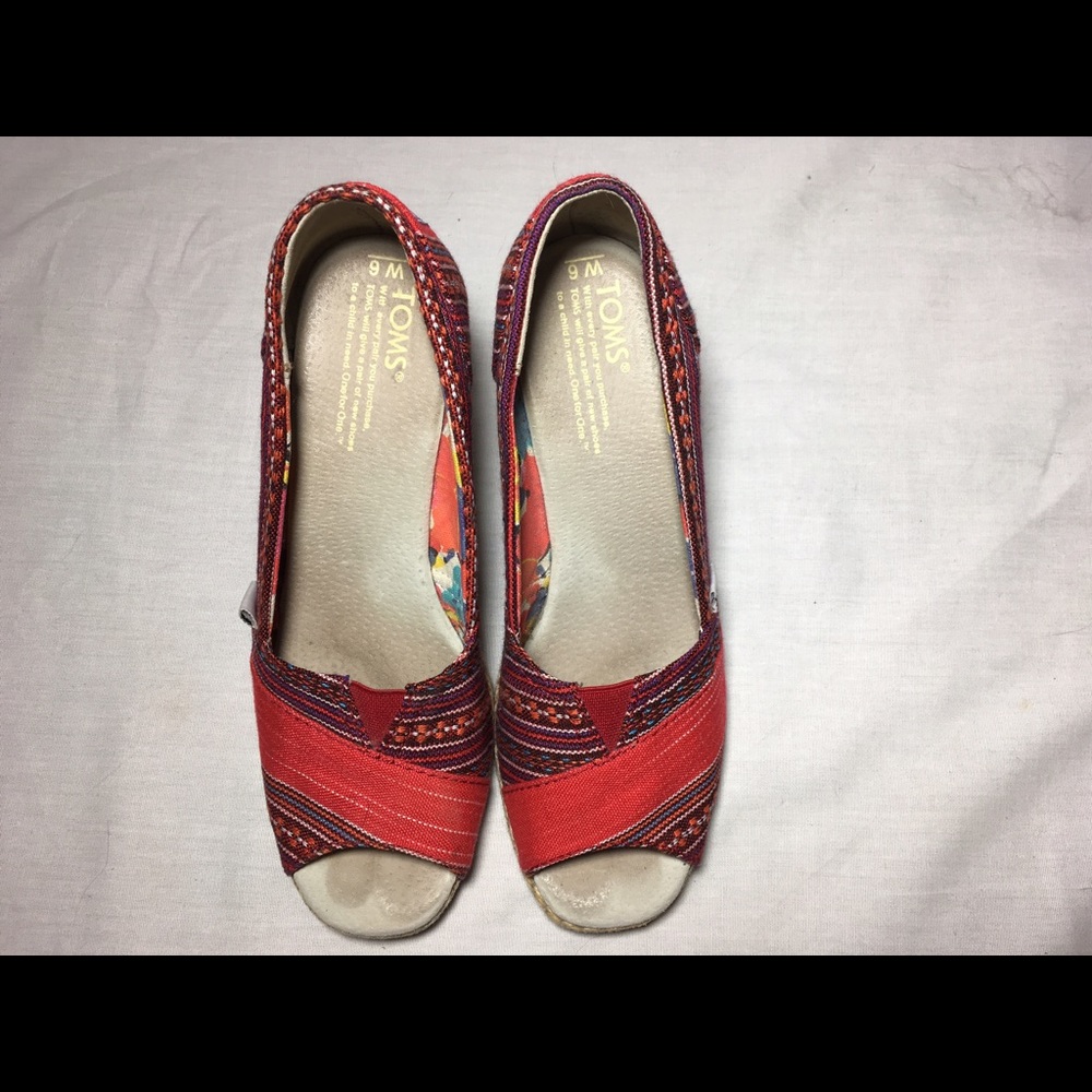 Toms open toe wedges