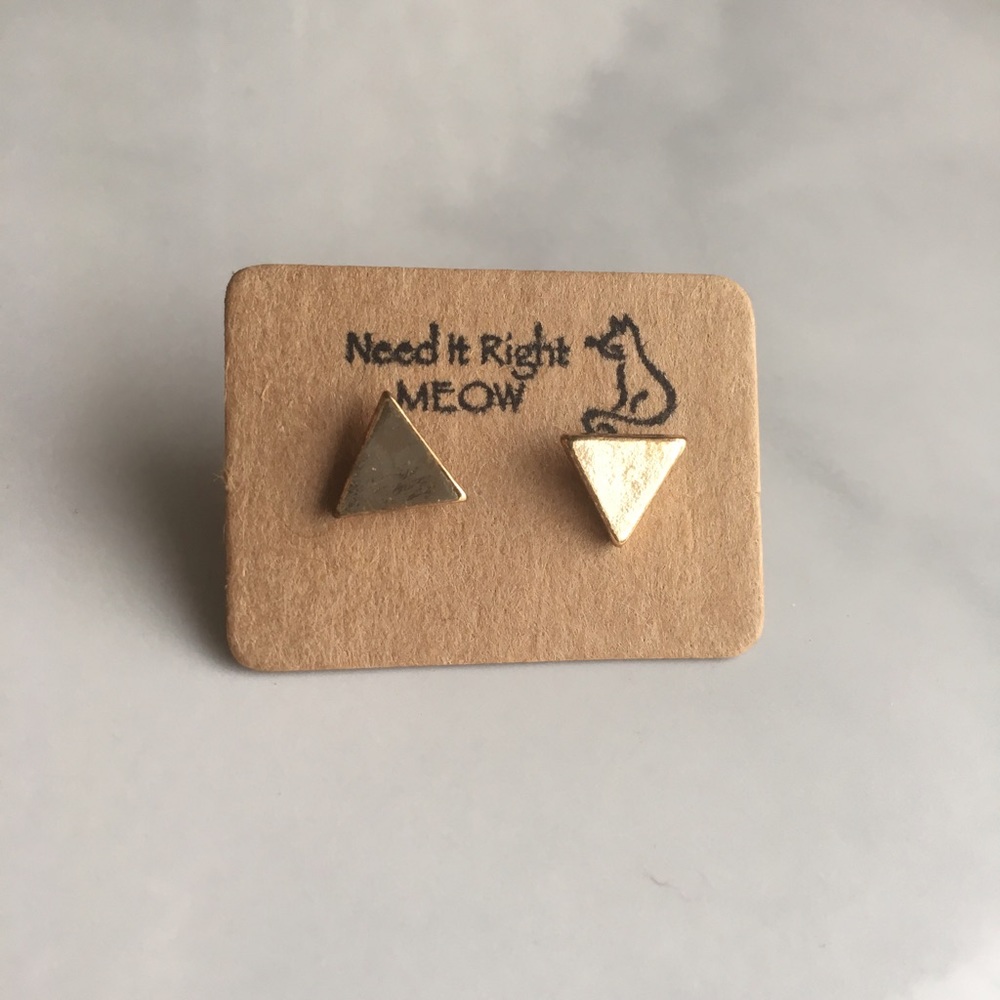 💜3 for $10💜Triangle earrings [gold] - Picture 5 of 7