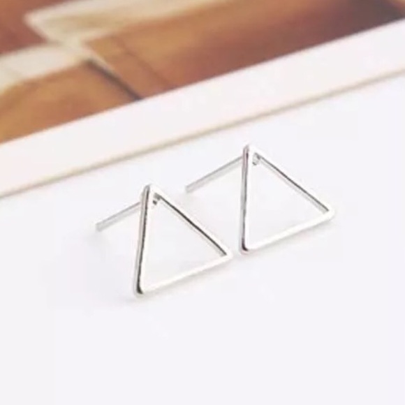 💜3 for $10💜Triangle earrings [gold] - Picture 2 of 7