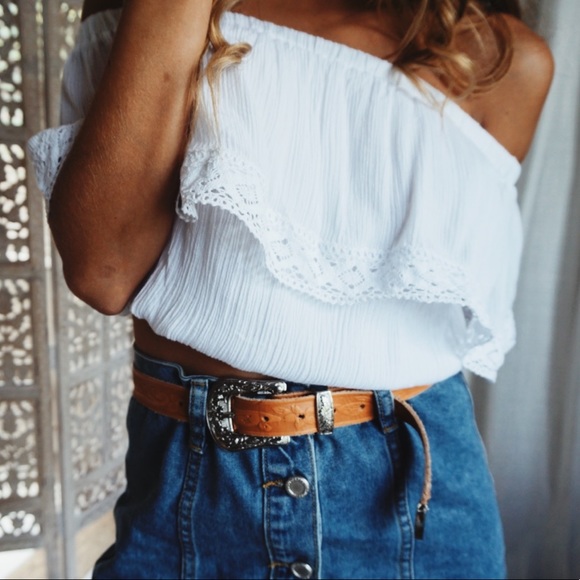 •Barcelona Off The Shoulder Blouse• - Picture 2 of 8