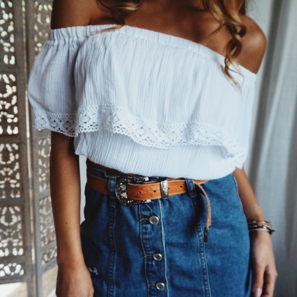 •Barcelona Off The Shoulder Blouse• - Picture 7 of 8