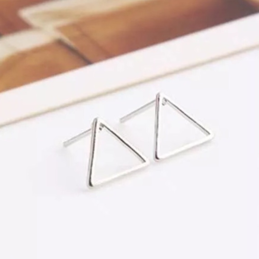 💜3 for $10💜Triangle earrings [silver]