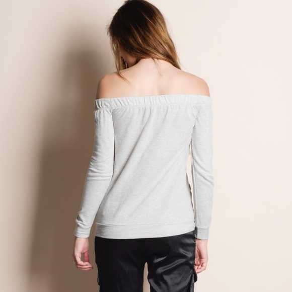 Off Shoulder Top with Pockets - Picture 5 of 6