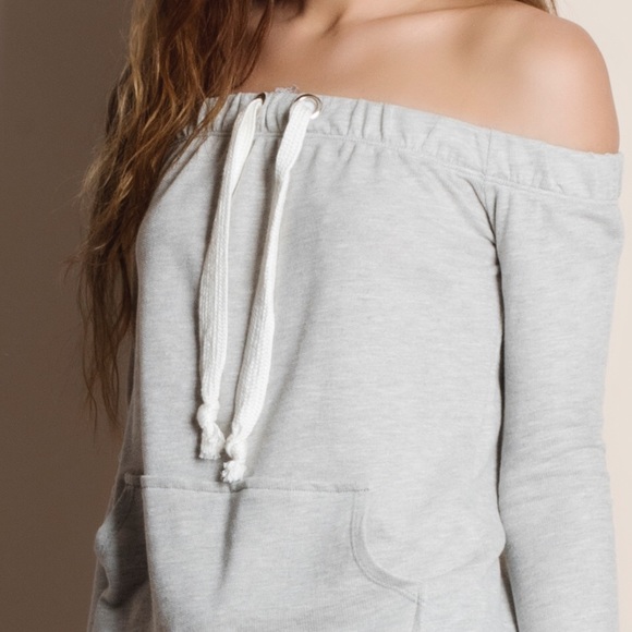 Off Shoulder Top with Pockets - Picture 6 of 6