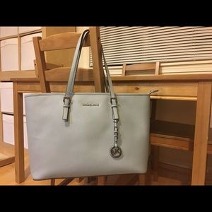 Michael Kors Jet Set Tote and matching wallet❤