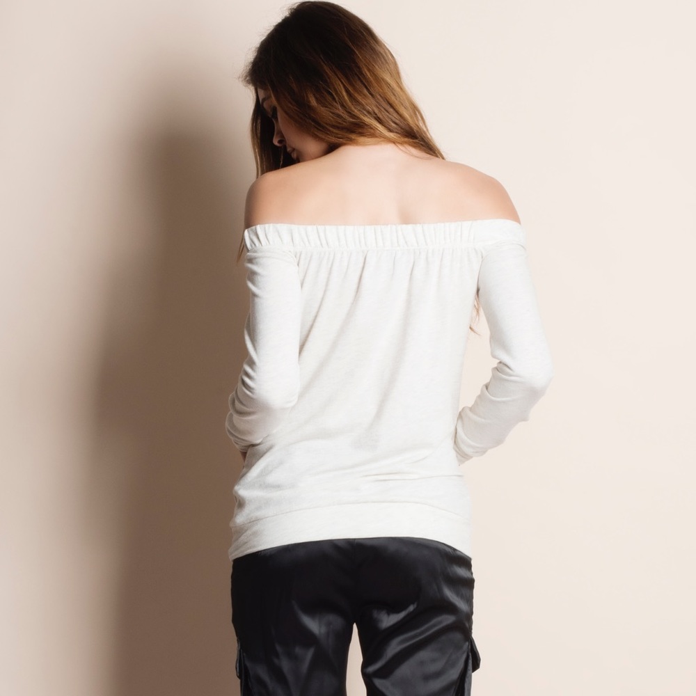 1HRSALE Off Shoulder Top with Pockets - Picture 4 of 5