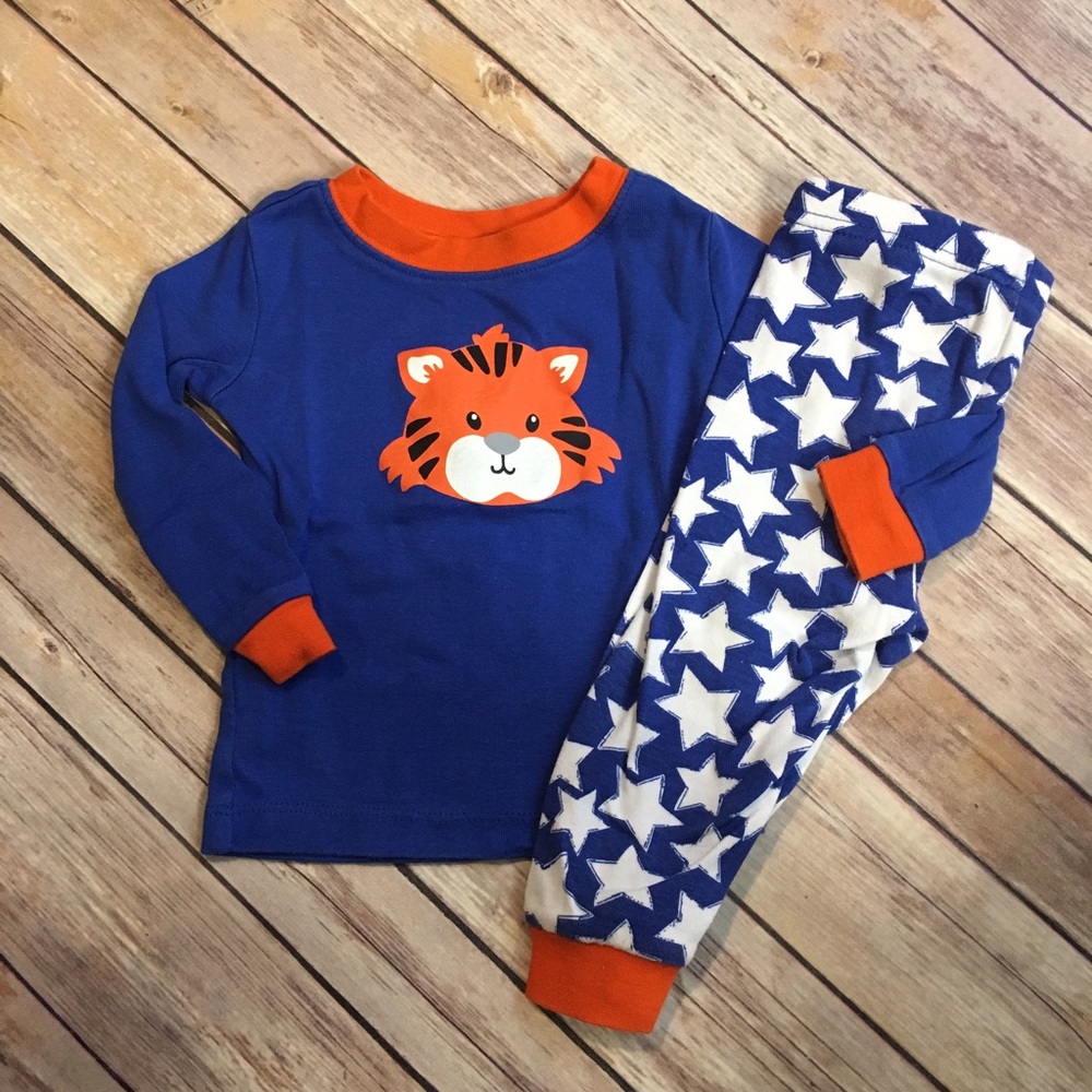 {Children's Place} 9-12 M Tiger Pajama Set