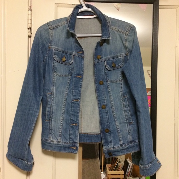 Jean jacket - Picture 1 of 4