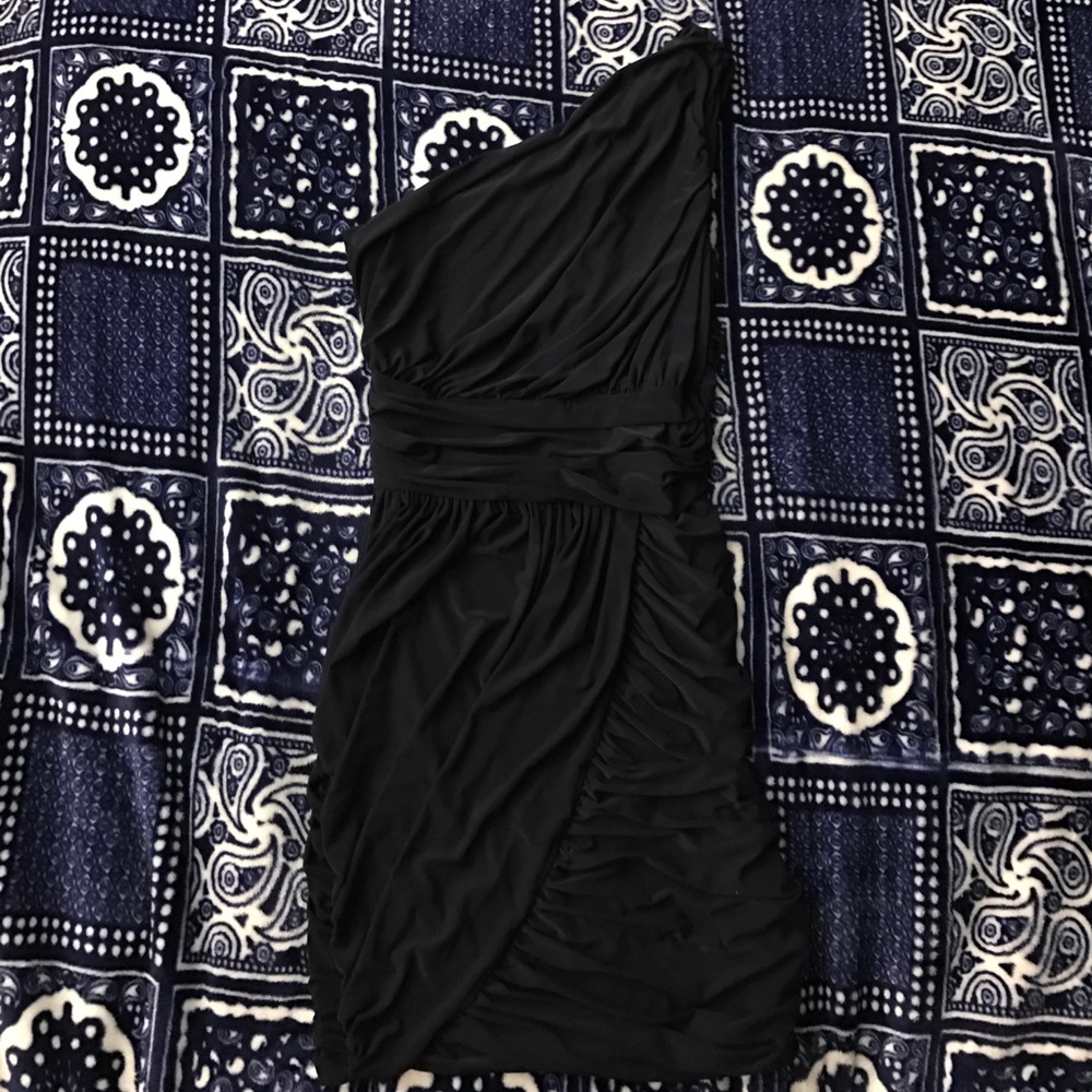 Soprano. One Shoulder. Navy Blue Rouched Dress